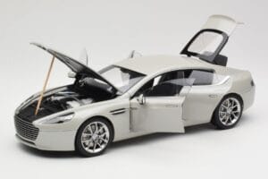 Aston Martin Rapide S Silver Fox AUTOart 1:18 70258 Metall - pilt 2/8