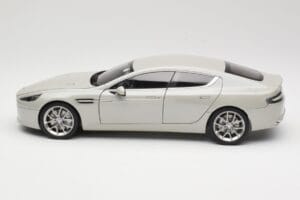 Aston Martin Rapide S Silver Fox AUTOart 1:18 70258 Metall - pilt 4/8
