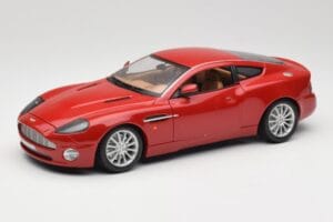 Aston Martin V12 Vanquish Punane Bburago 1:18 34063 Metall
