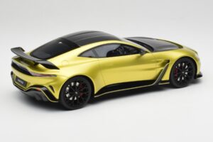 Aston Martin V12 Vantage Final Edition Cosmopolitan Yellow TopSpeed 1:18 TS0453 Metall - pilt 2/6