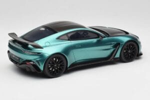 Aston Martin V12 Vantage Racing Green GT Spirit 1:18 GT922 Vaik - pilt 2/6