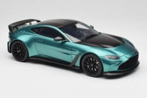Aston Martin V12 Vantage Racing Green GT Spirit 1:18 GT922 Vaik - pilt 4/6