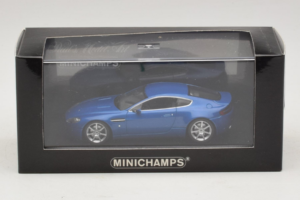 Aston Martin V8 Vantage Blue Metallic Minichamps 1:43 400137422 Metall - pilt 4/4