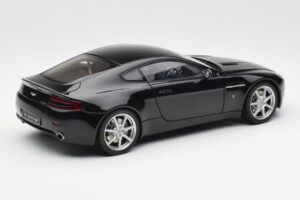 Aston Martin V8 Vantage Onyx Must AUTOart 1:18 70202 Metall - pilt 3/8