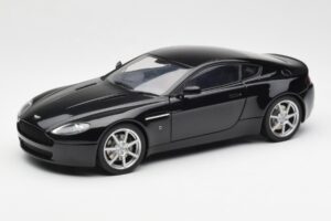 Aston Martin V8 Vantage Onyx Must AUTOart 1:18 70202 Metall