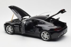 Aston Martin V8 Vantage Onyx Must AUTOart 1:18 70202 Metall - pilt 5/8