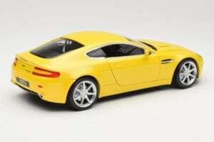 Aston Martin V8 Vantage Kollane Hot Wheels 1:18 G7159 Metall - pilt 3/8