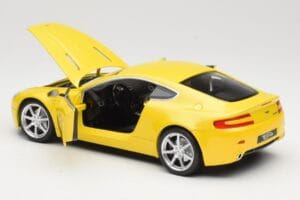 Aston Martin V8 Vantage Kollane Hot Wheels 1:18 G7159 Metall - pilt 5/8
