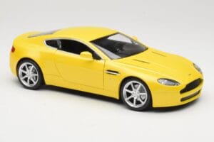Aston Martin V8 Vantage Kollane Hot Wheels 1:18 G7159 Metall - pilt 6/8