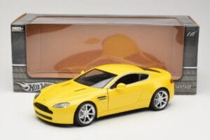 Aston Martin V8 Vantage Kollane Hot Wheels 1:18 G7159 Metall - pilt 8/8