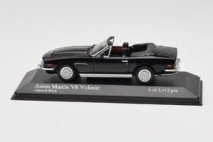Aston Martin V8 Volante Must Minichamps 1:43 400137730 Metall