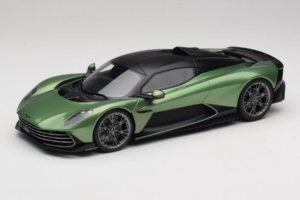 Aston Martin Valhalla Iridescent Emerald Green GT Spirit 1:18 GT558 Vaik