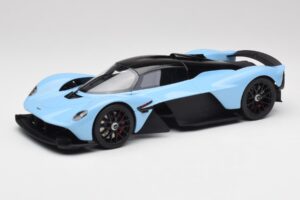 Aston Martin Valkyrie Racing Sinine GT Spirit 1:18 GT915 Vaik