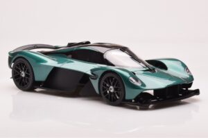 Aston Martin Valkyrie Racing Green GT Spirit 1:18 GT435 Vaik - pilt 4/6