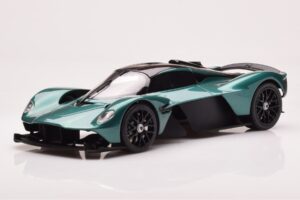 Aston Martin Valkyrie Racing Green GT Spirit 1:18 GT435 Vaik