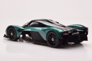 Aston Martin Valkyrie Racing Green GT Spirit 1:18 GT435 Vaik - pilt 5/6