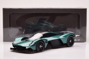 Aston Martin Valkyrie Racing Green GT Spirit 1:18 GT435 Vaik - pilt 6/6