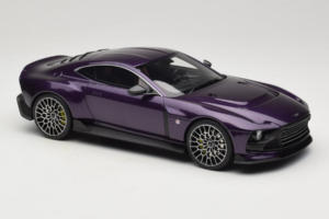 Aston Martin Valour Tumesinine GT Spirit 1:18 GT944 Vaik - pilt 4/6
