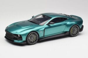 Aston Martin Valour Racing Green GT Spirit 1:18 GT480 Vaik