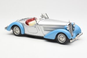 Audi 225 Front Roadster Sinine Hõbe CMC 1:18 M-075B Metall - pilt 4/6