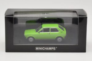 Audi 50 Heleroheline Minichamps 1:43 940010400 Metall - pilt 4/4
