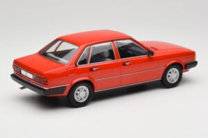 Audi 80 B2 GLS Punane MCG 1:18 MCG18526 Metall - pilt 2/6