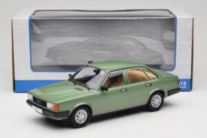 Audi 80 B2 Roheline MCG 1:18 MCG18525 Metall - pilt 6/6