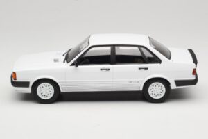 Audi 80 B2 GTE Valge MCG 1:18 MCG18527 Metall - pilt 3/6