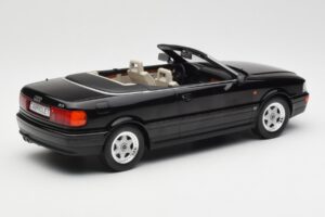 Audi 80 B3 Kabriolett Must MCG 1:18 MCG18372 Metall - pilt 2/6