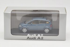 Audi A2 Blue Metallic Minichamps 1:43 20022200748005 Metall - pilt 4/4