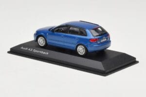 Audi A3 8P Sportback Mauritius Blue Minichamps 1:43 5010403033 Metall - pilt 3/4