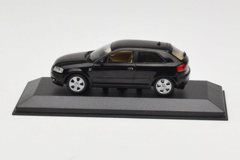 Audi A3 8P Black Metallic Minichamps 1:43 12000 Metall