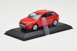 Audi A3 8P Sportback Punane Minichamps 1:43 5010403023 Metall - pilt 2/4