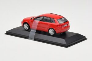 Audi A3 8P Sportback Punane Minichamps 1:43 5010403023 Metall - pilt 3/4
