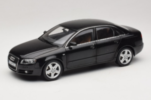 Audi A4 B6 3.2 Quattro Must Minichamps 1:18 5010404125 Metall