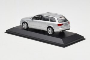 Audi A4 B7 Avant Hõbedane Minichamps 1:43 AUDI009 Metall - pilt 3/4