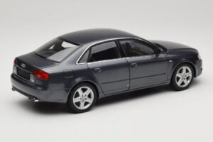 Audi A4 B7 Hall Metallik Minichamps 1:18 100014400 Metall - pilt 3/8