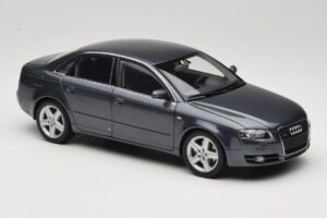 Audi A4 B7 Hall Metallik Minichamps 1:18 100014400 Metall - pilt 6/8