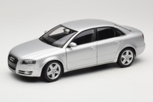 Audi A4 B7 Hõbedane Minichamps 1:18 100014402 Metall