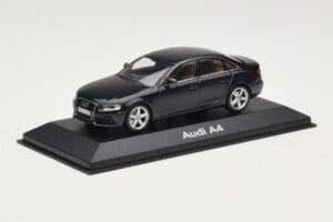 Audi A4 B8 3.2 Quattro Phantom Black Minichamps 1:43 5010704133 Metall - pilt 2/4