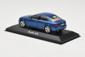 Audi A4 B8 3.2 Quattro Aruba Blue Minichamps 1:43 5010704123 Metall - pilt 3/4