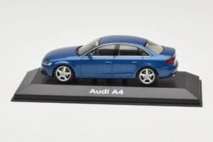 Audi A4 B8 3.2 Quattro Aruba Blue Minichamps 1:43 5010704123 Metall