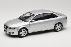 Audi A4 B8 3.2 Quattro Hõbedane Minichamps 1:18 5010404115 Metall