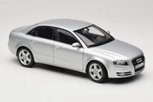 Audi A4 B8 3.2 Quattro Hõbedane Minichamps 1:18 5010404115 Metall - pilt 6/8