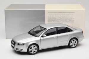 Audi A4 B8 3.2 Quattro Hõbedane Minichamps 1:18 5010404115 Metall - pilt 8/8