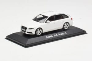 Audi A4 B8 Avant Ibis White Minichamps 1:43 5010804213 Metall - pilt 2/4