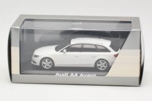 Audi A4 B8 Avant Ibis White Minichamps 1:43 5010804213 Metall - pilt 4/4