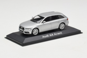 Audi A4 B8 Avant Ice Silver Minichamps 1:43 5011204213-R1 Metall - pilt 2/4