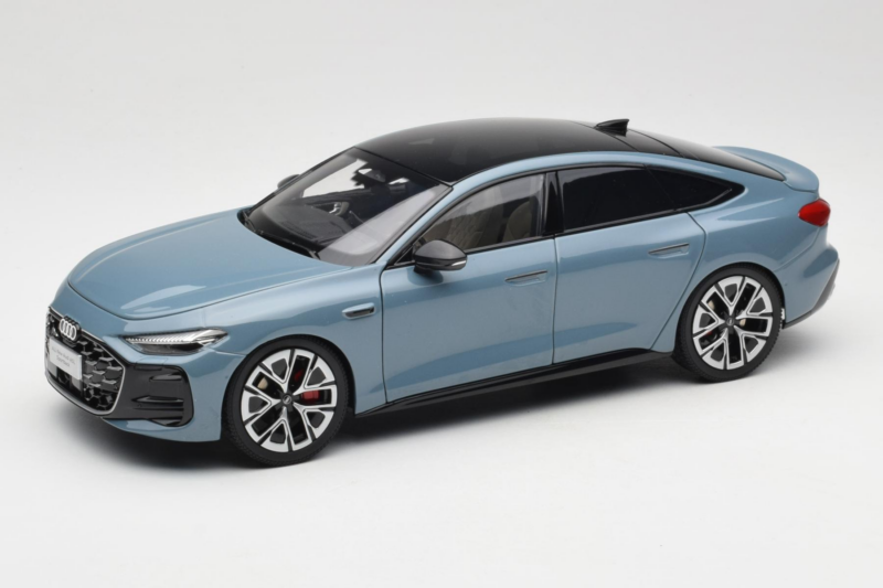 Audi A5L Sportback Hallikas Sinine OEM 1:18 ZAM60004B Metall