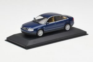 Audi A6 C5 Tumesinine Minichamps 1:43 132093 Metall - pilt 2/4